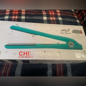 New in box teal CHI 1” straightener